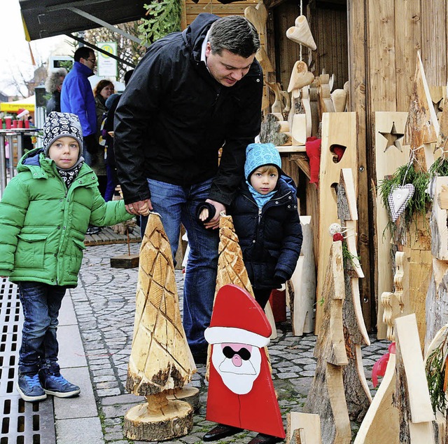 Auf der Suche nach einen Weihnachtsges...Wochenende in Kippenheim die Auswahl.   | Foto: dec