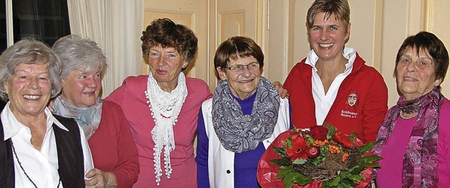 Die neue Oberhexe Sabine Kiefer (zweit...Zarniko und Traudel Hess (von rechts).  | Foto: Ulrike Jger