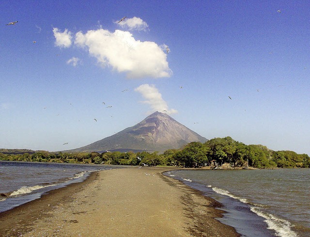 Das sdamerikanische Land Nicaragua bietet  Strnde und aktive Vulkane.   | Foto: Privat