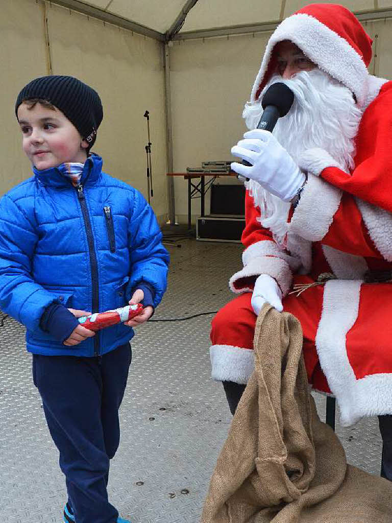 Schokonikoluse gibt es vom Nikolaus der Volkskunstbhne direkt aus dem Jutesack.