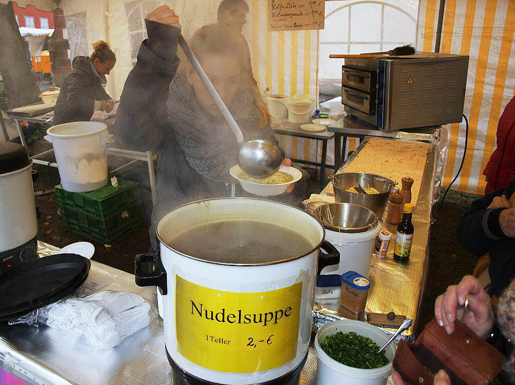 Kenzingen: Die Nudelsuppe dampft.