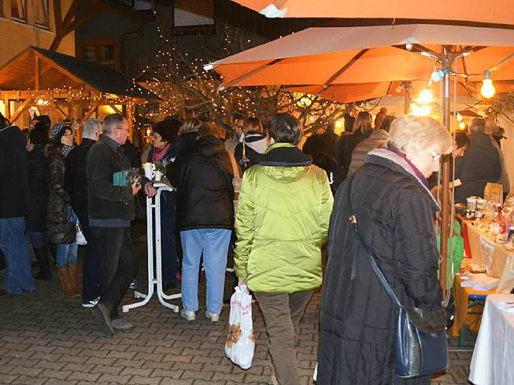 Der Rheinhausener Weihnachtsmarkt „Adventszauber und Lichterglanz“, den es in dieser Form seit drei Jahren gibt, feierte einen neuen Besucherrekord.