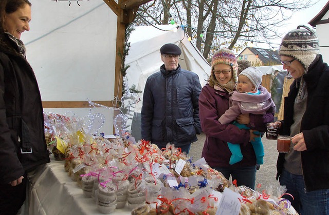 Zum 18. Mal fand in Reute ein Weihnachtsmarkt statt.  | Foto: Pia Grttinger