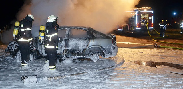 Feldberger Feuerwehrleute beim Nachteinsatz in Saig   | Foto: Kamera24