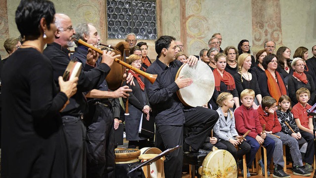 Flten, Trommeln und Gesang verbinden ...en und facettenreichen Klangerlebnis.   | Foto: Beatrice Ehrlich