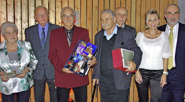 Bei der Ehrung fr langjhrige Mitglie...age, Jqueline Sup und Gert Lenggeler.  | Foto: Rolf Reimann