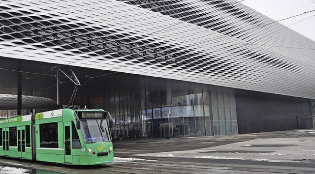 Von Mittwoch an fahren die BVB-Trams b...reitag nur leer durch das Messeareal.   | Foto: Gramespacher