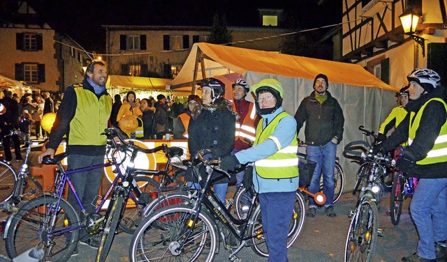 Der  Ortskern von Tumringen war das Zi...cal Mass Fahrraddemo am Freitagabend.   | Foto: Britta Wieschenkmper