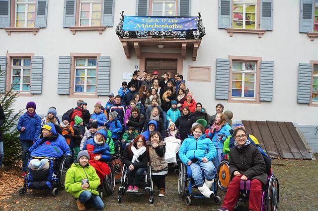 Viele kleine Knstler haben am Adventskalender Schlosserhaus mitgewirkt.  | Foto: Sylvia-Karina Jahn