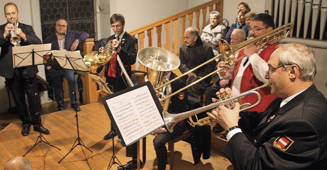 Auch das  Blechblserquintett &#8222;B... spielte in der Oberbergener Kirche.    | Foto: Herbert Binninger