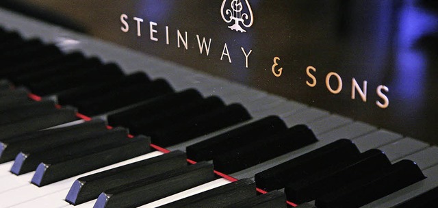 Ein Steinway-Flgel stand zwar nicht z...halb mit einem Sperrvermerk versehen.   | Foto: Symbolfotos: Fotolia, Spectral-Design / dpa (2)