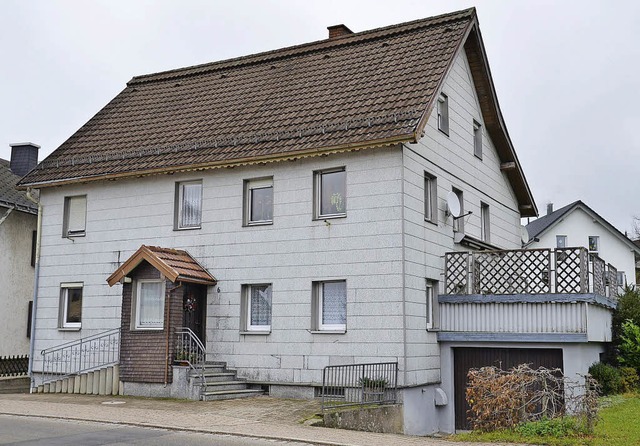 In diesem Haus sollen knftig Flchtlinge wohnen.  | Foto: Joachim Frommherz