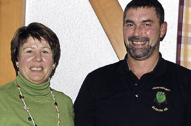 Gabi Bernhart und Thomas Albert leiten...en Narrenverein Wellendinger Frsche.   | Foto: Schle