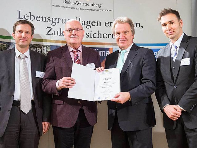 Ausgezeichnet: (v. links) Klaus Birkne...er, STW-Geschftsfhrer Markus Schwamm  | Foto: Ministerium fr Umwelt, Klima und Energiewirtschaft