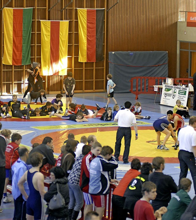 Die Sportvereine ringen um einen Sport... der Fcamphalle um sdbadische Titel.  | Foto: Matthias Kaufhold