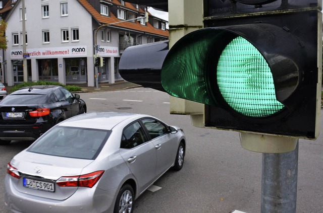 Die Ampeln an der Rmerstrae werden nicht rechtzeitig neu programmiert.  | Foto: Lauber