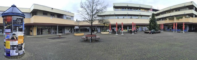 Brkle-Bleiche-Center am frhen Morgen...ie Nahversorgung im grten Stadtteil.  | Foto: Panorama: Patrik Mller
