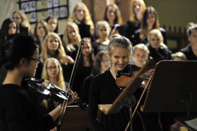 Musik, die Freude macht: aus  dem Adventskonzert des Clara-Schumann-Gymnasiums   | Foto: Bettina Schaller