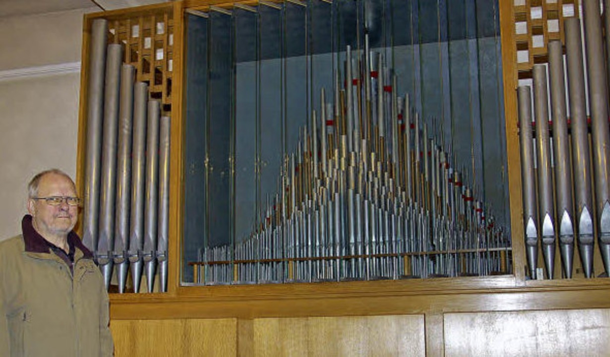 Einer der die Orgelgeschichte von Heuweiler genau kennt: Ferdinand Elighofer  | Foto: Andrea Steinhart