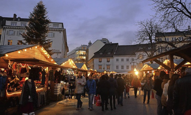 Stimmungsvoll ist der Weihnachtsmarkt besonders am Abend.   | Foto: Barbara Ruda