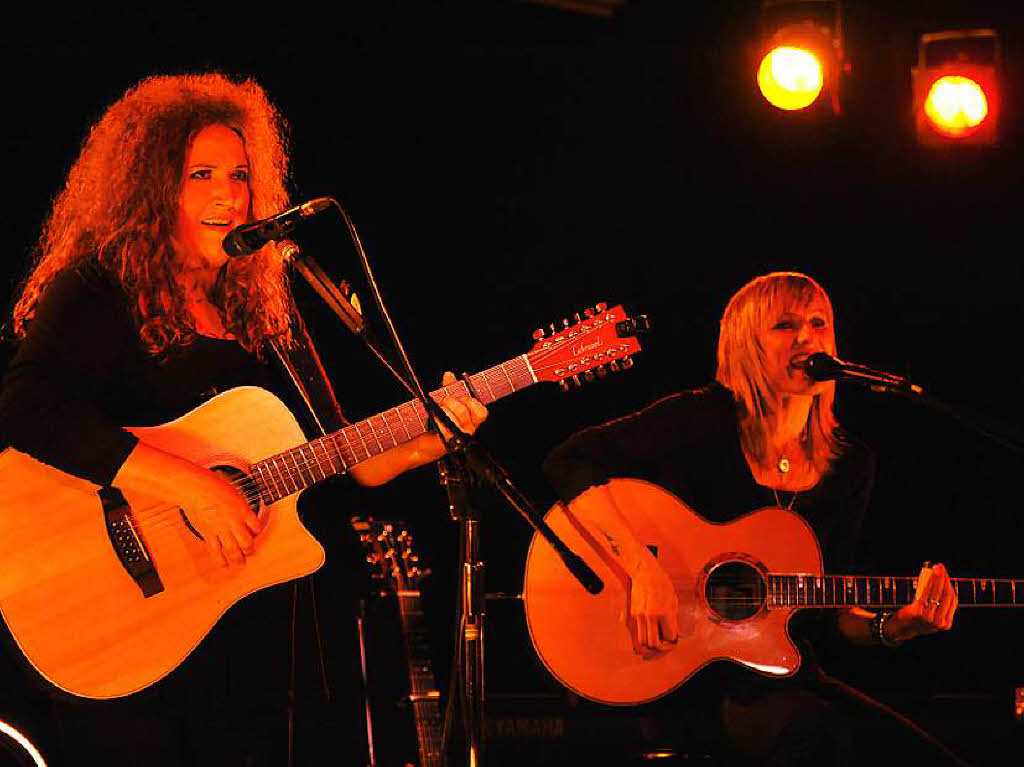 Perfekte Performance: Der fulminante Auftritt von Rockrhre Anne Haigis mit ihrer Gitarristin Ina Boo riss das Freiburger Publikum mit.