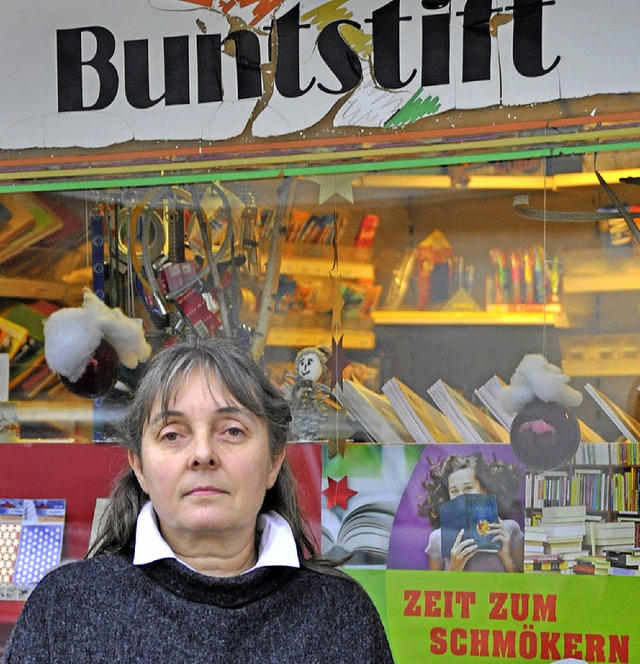 Marlies Hirzle vor ihrem Geschft in der Umkircher Hauptstrae.   | Foto: julius steckmeister