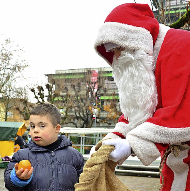 Besonders die Kinder freuten sich ber den Nikolaus.   | Foto: Proprenter