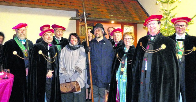 Vor der Feier im Weinhaus Baum erhielt...n die Hfinger Geschichte einfhrten.   | Foto: Lendle