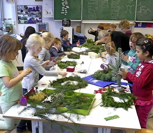 Weihnachtsbasteltag an der Grundschule in Endingen.   | Foto: Privat