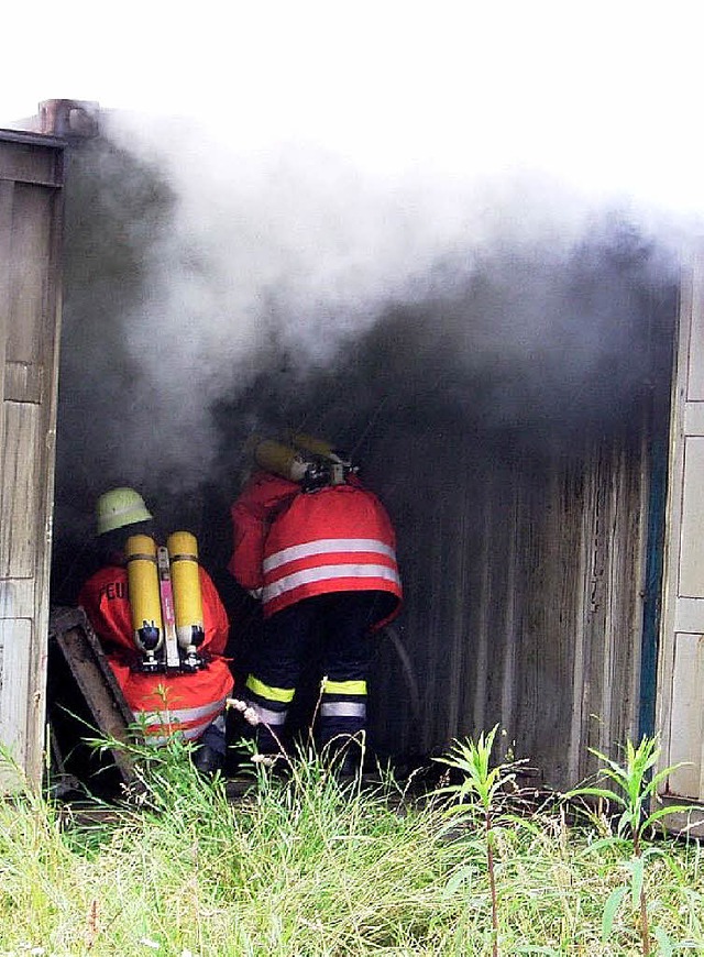 Praxisnahes ben im Container ist wichtig fr die Feuerwehr.  | Foto: ZVG