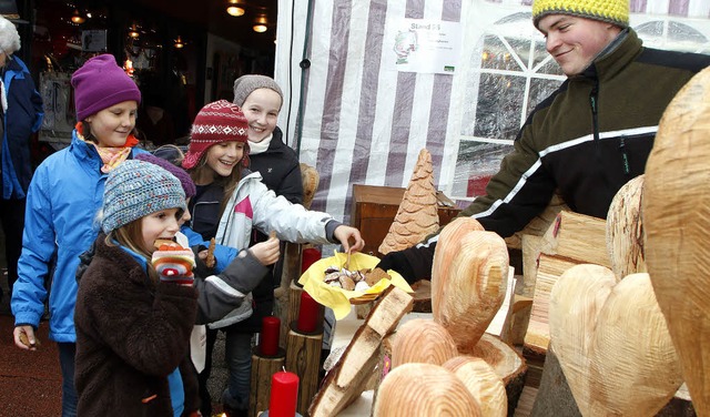 Holzskulpturenbauer mit Herz: Naschwerk fr Kinder  | Foto: heidi fssel