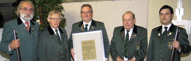 Ehrungen bei der Schtzengesellschaft ...ner und Schtzenmeister  Georg Knig.   | Foto: Helmut Hassler