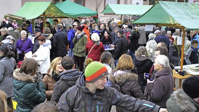 Groer Andrang  herrschte beim ersten Ringsheimer Weihnachtsmarkt.   | Foto: Adelbert Mutz