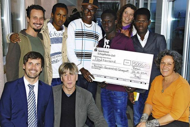 Schweizer Firma unterstützt Flüchtlingshilfe mit 5000 Euro