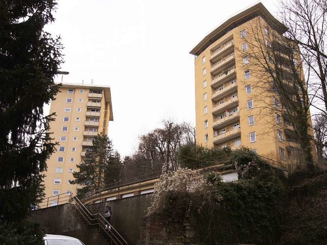 Vorbergehend ohne l: Die gelben Hoch... im Schtzenwaldweg hoch ber Lrrach.  | Foto: cjz