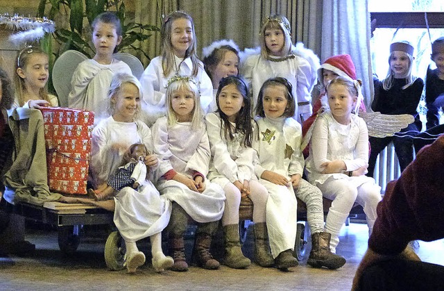 Die Kinder der Jungschar rhrten die Gste mit ihrem Auftritt.  | Foto: bz