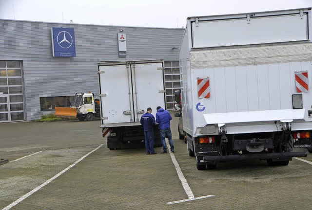 Ziel nchtlicher Einbrecher war das  N...inger Gewerbegebiet an der B3 (oben).   | Foto: Gerhard Walser