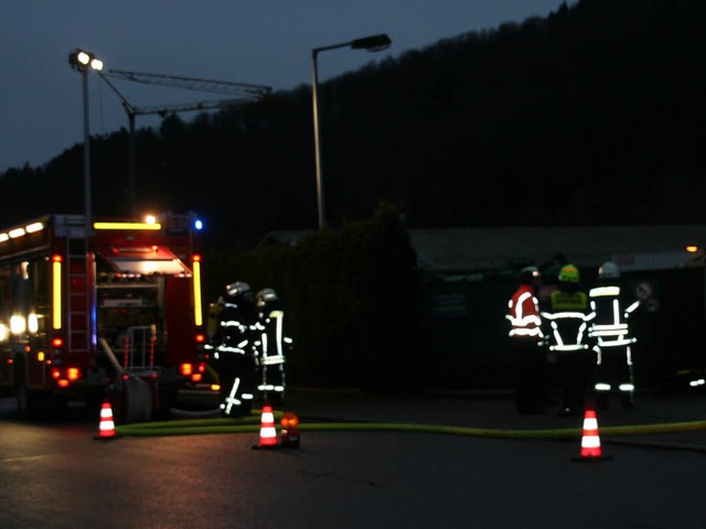 Gefahrgut-Brand im Schopfheimer Stadtt...u &#8211; erste Bilder vom Einsatzort.  | Foto: Marlies Jung-Knoblich