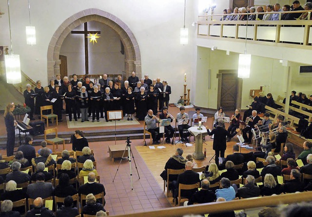 Die Kirche war voll besetzt beim Adventskonzert am Sonntag.   | Foto: Wolfgang Knstle