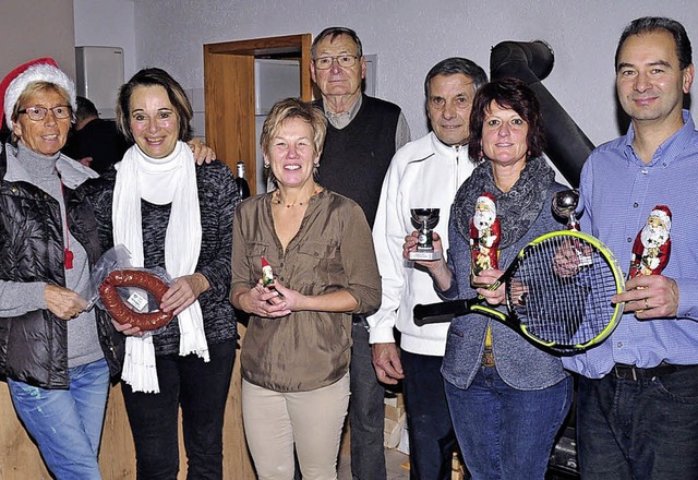 Greta Amann, Inge Orth, Angelika Raute...der Siegerehrung des Nikolausturniers.  | Foto: Stefan Pichler