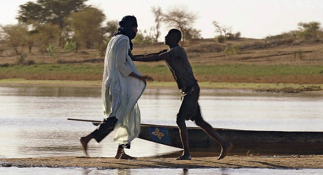 Kampf um die mageren Ressourcen: Kidan...d, links) im Streit mit einem Fischer   | Foto: Arsenal