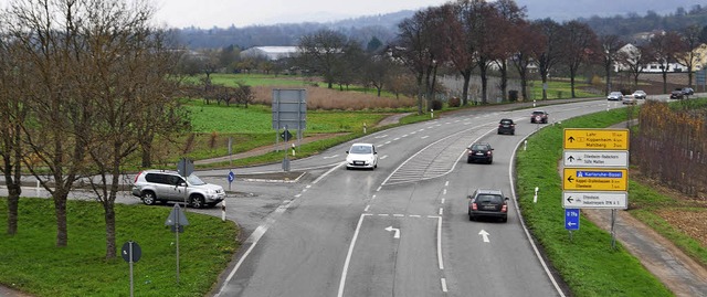 Die Situation an der Einmündung L103 a...ld nach rechts) geregelt werden soll. | Foto: Olaf Michel Die Situation an der Einmündung L103 a...ld nach rechts) geregelt werden soll. | Foto: Olaf Michel