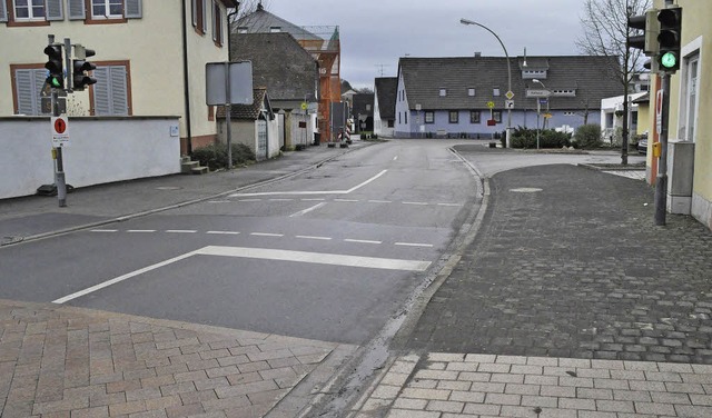 Unschne Abbruchkante in der Umkircher...Richtung Westen weiterverlegt werden.   | Foto: Julius Steckmeister