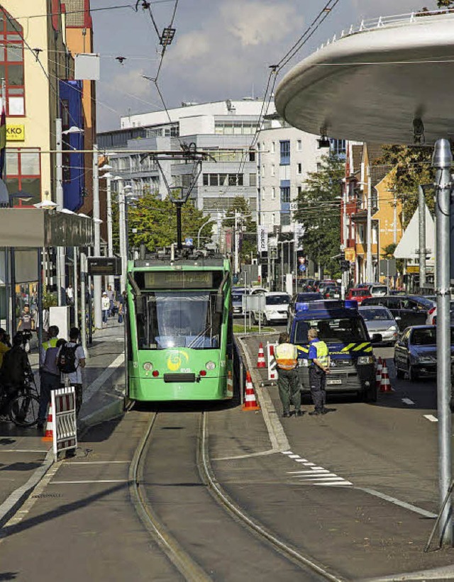 Wenn heute die  Tram ber die Grenze f...uht am Friedlinger Zoll  der Betrieb.   | Foto: BVB