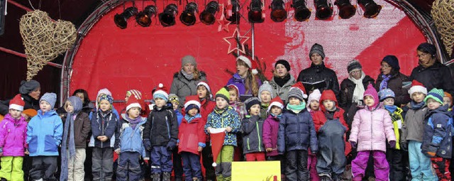 Die Kinder vom Waldkindergarten sangen...am Mittwoch in die Herzen der Zuhrer.  | Foto: Gerda Oswald