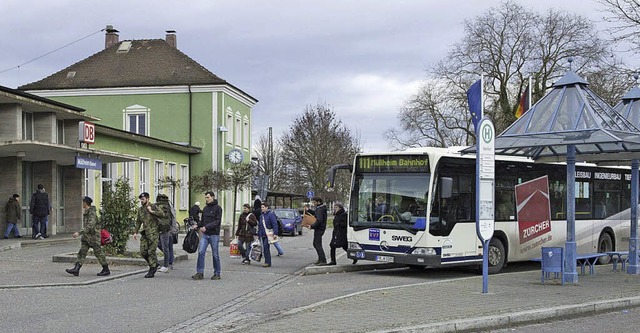 Die Anbindung vom Bus zur Bahn soll  abends besser werden.   | Foto: Mnch