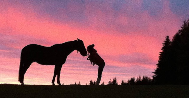 wir in Dresselbach / Schluchsee diese ...n Aufnahmen von einem Sonnenuntergang.  | Foto: Martina Modispacher