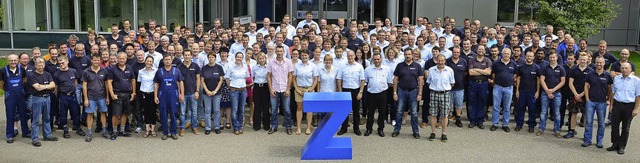 Die Mitarbeiter von Zahoransky    Todt...Firmenhilfswerk des Unternehmens bei.   | Foto: ZVG