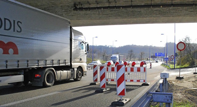 ber die jetzt noch gesperrte Ausleitu...er Autobahn geholt werden, <ppp></ppp>  | Foto: Ralf Staub