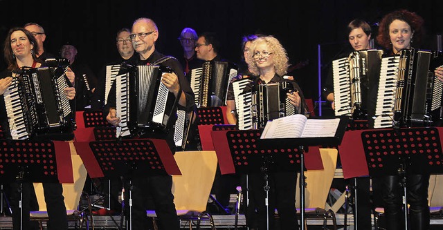 Das Hauptorchester Akonima war eines d...mbles, das am Samstag in Wehr auftrat.  | Foto: rita freidl